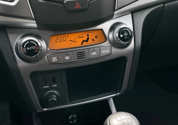 SsangYong Korando cena 53000 przebieg: 30000, rok produkcji 2017 z Czerwionka-Leszczyny małe 326